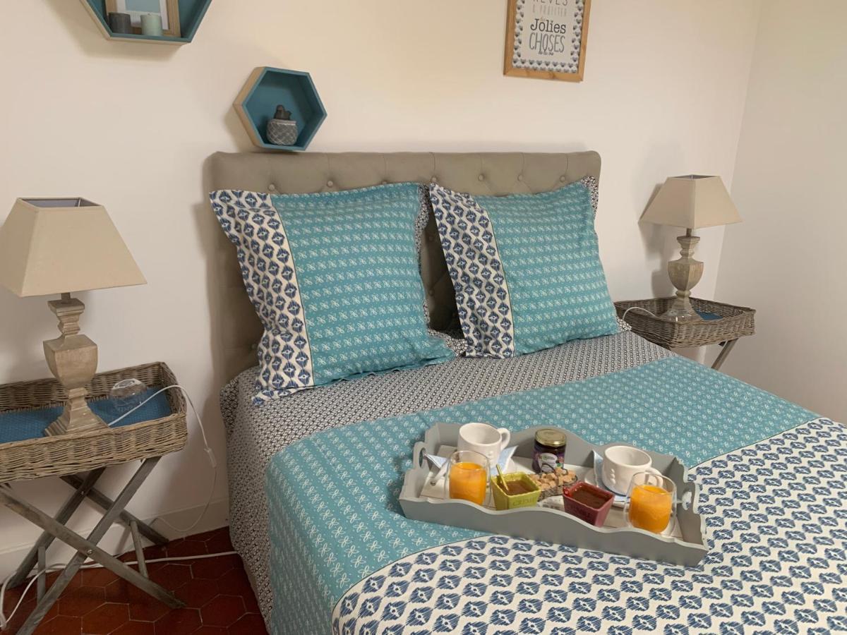 Un Soir Sous Les Etoiles Bed & Breakfast Chateauneuf-de-Gadagne Bagian luar foto